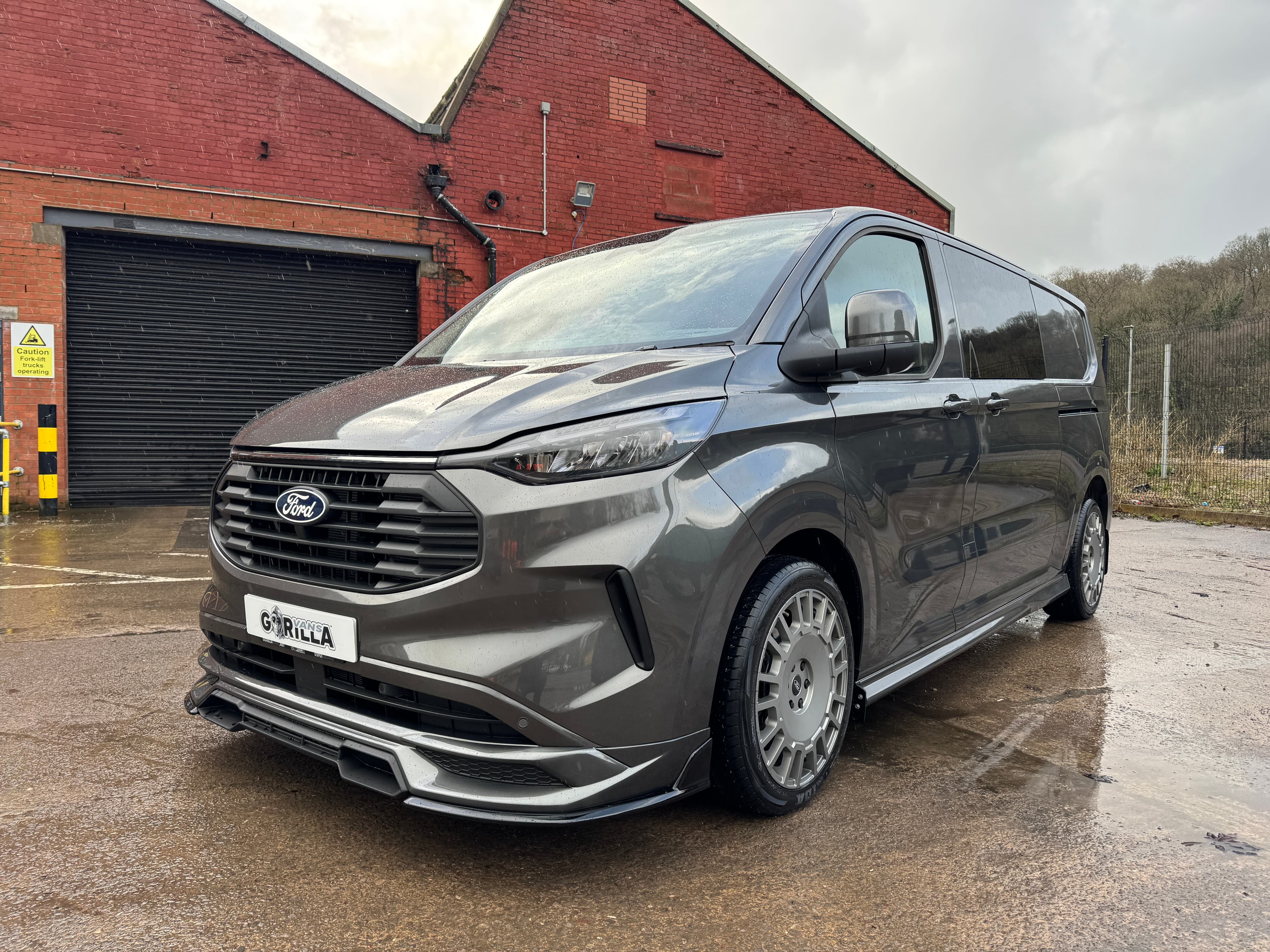 Ford Transit Custom Double Cab exterior – image 2