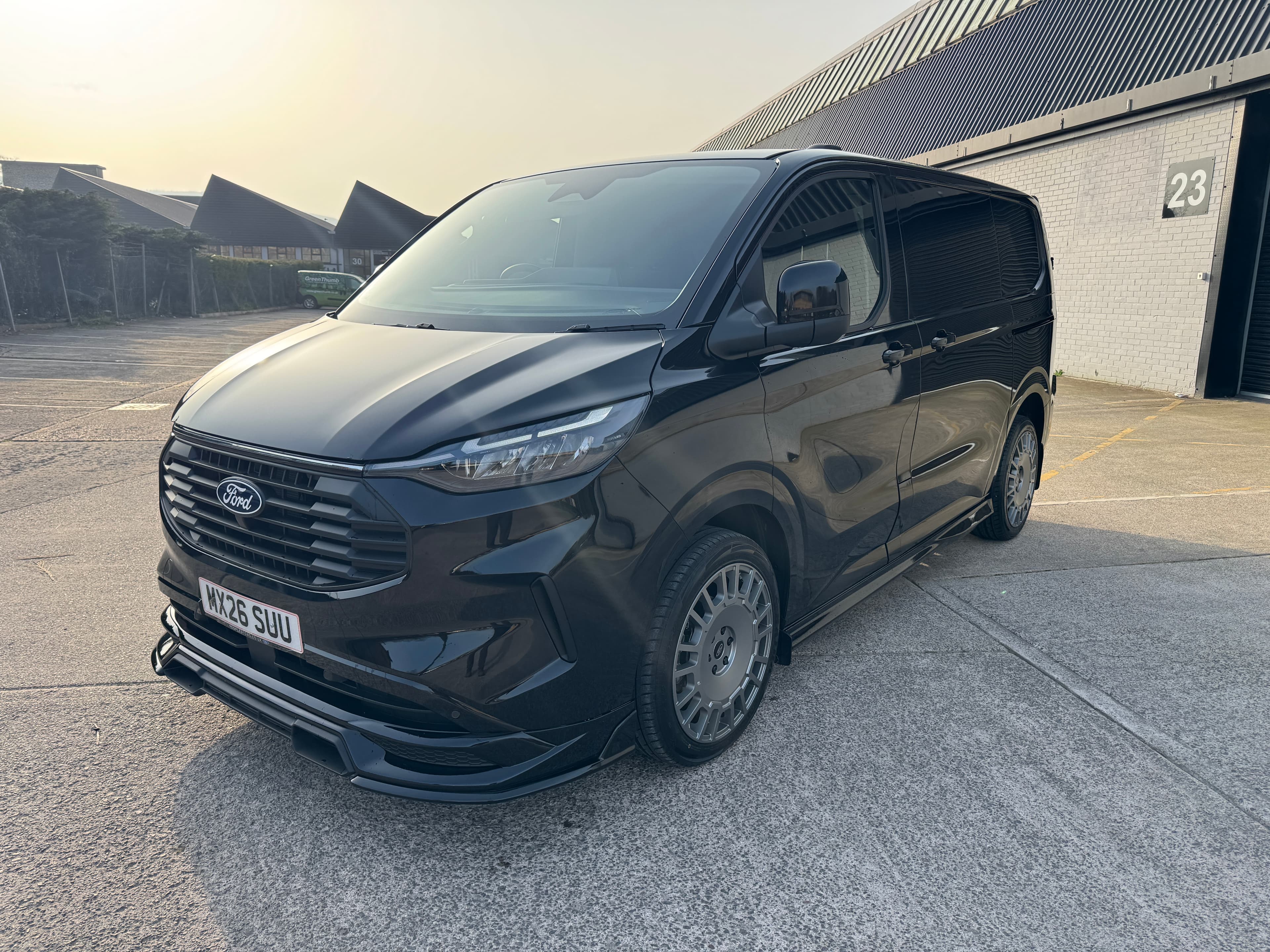Ford Transit Custom Panel Van exterior – image 2