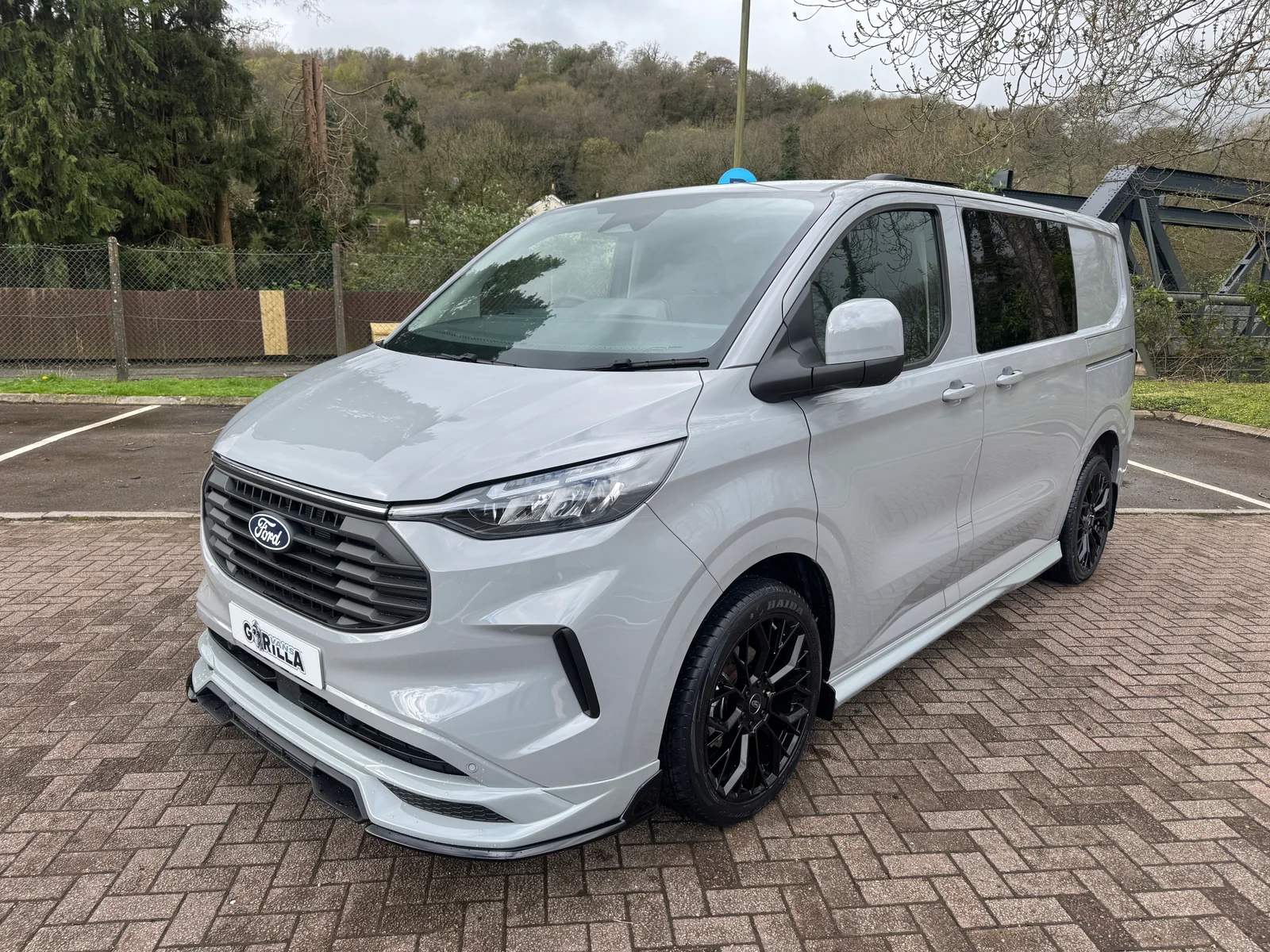 Ford Transit Custom L1 DCIV GV Sport in Grey Matter — front three-quarter